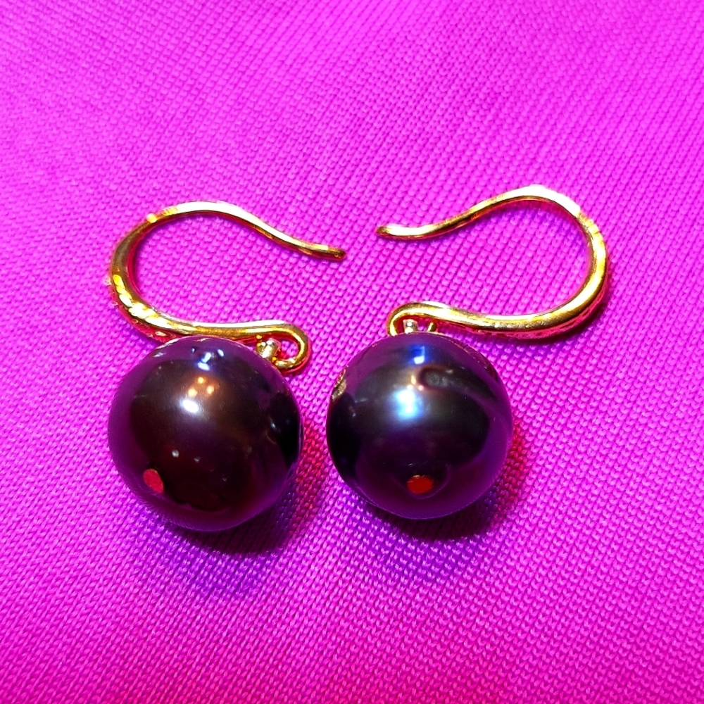 Tahitian black pearl earrings